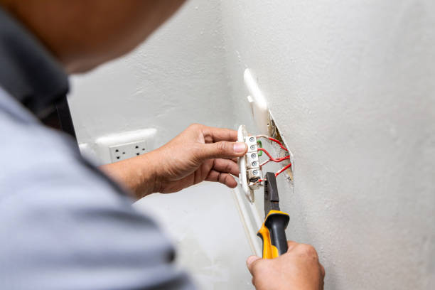 Best Circuit Breaker Repair  in Riverside, MO
